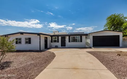 8500 E Fond Du Lac Dr, Tucson, AZ 85730