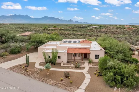 1547 S Walnut Spring Pl, Green Valley, AZ 85614