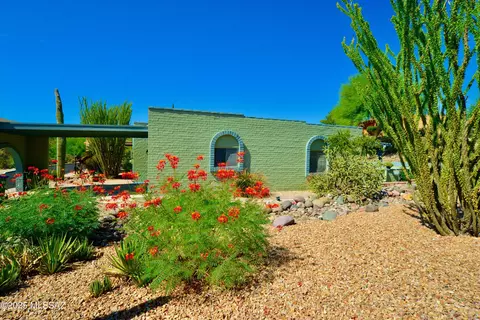 1360 W Camino Alicante, Green Valley, AZ 85622