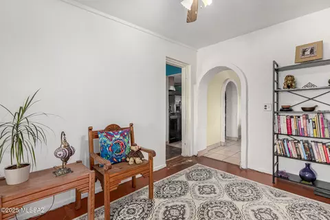 Entry Way - 2961 E 30th St, Tucson, AZ 85713 photo 2 of 2