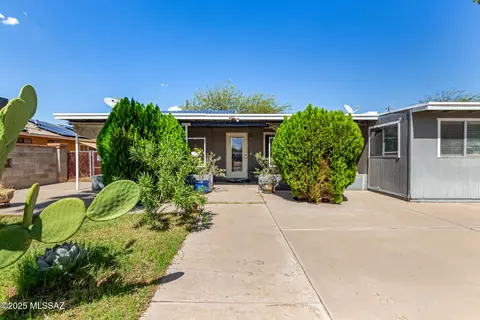 2961 E 30th St, Tucson, AZ 85713