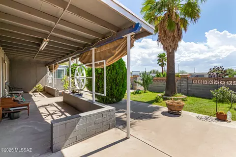 Exterior - 2961 E 30th St, Tucson, AZ 85713 photo 6 of 13