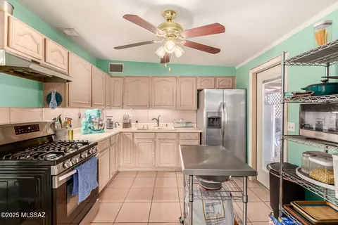 Kitchen - 2961 E 30th St, Tucson, AZ 85713 photo 4 of 4