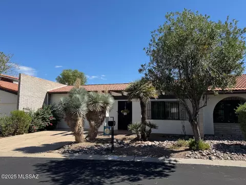 1340 N Dorado Way, Tucson, AZ 85715