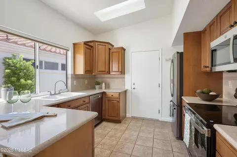 2199 E Jonquil St, Oro Valley, AZ 85755
