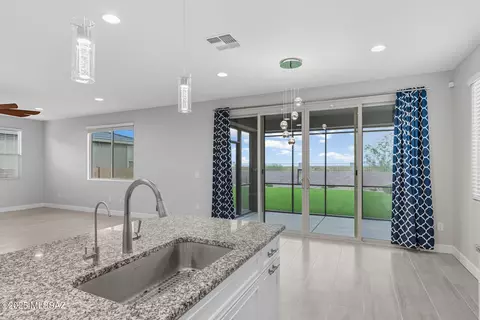 Kitchen - 12100 E Ryscott Cir, Vail, AZ 85641 photo 5 of 6
