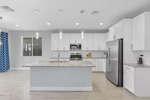 Kitchen - 12100 E Ryscott Cir, Vail, AZ 85641 photo 6 of 6
