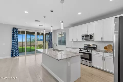 Kitchen - 12100 E Ryscott Cir, Vail, AZ 85641 photo 1 of 6
