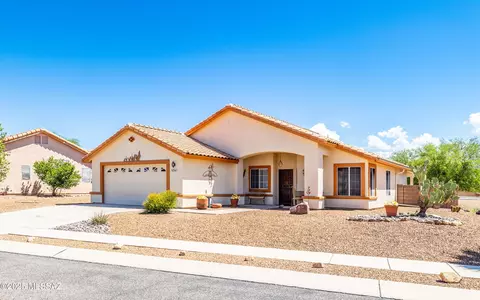 2561 N Camino Reloj, Green Valley, AZ 85614