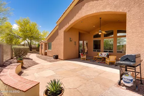 Exterior - 14067 E Fairway Bluff Ct, Vail, AZ 85641 photo 5 of 12