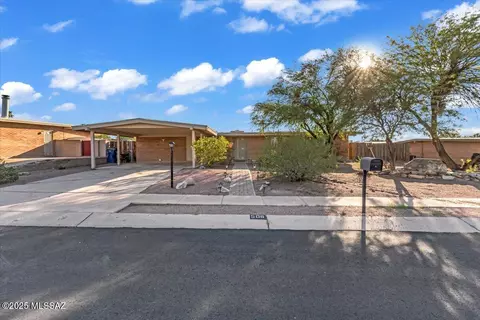 508 S Staunton Dr, Tucson, AZ 85710