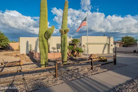 85 S Camino Holgado, Green Valley, AZ 85614