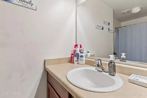 Bath - 8002 Nautilus Dr, Tucson, AZ 85756 photo 2 of 2