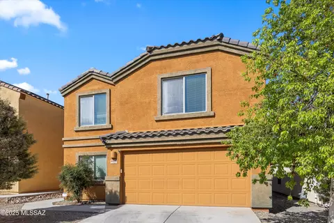 Exterior - 8002 Nautilus Dr, Tucson, AZ 85756 photo 2 of 4