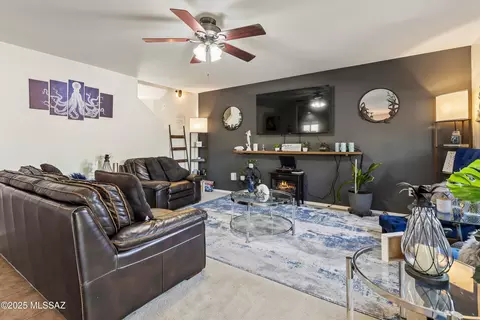 Living - 8002 Nautilus Dr, Tucson, AZ 85756 photo 1 of 5