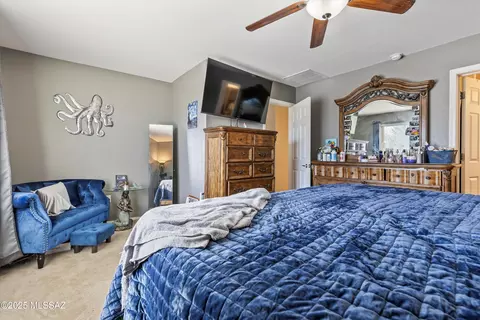 Bedroom - 8002 Nautilus Dr, Tucson, AZ 85756 photo 3 of 6