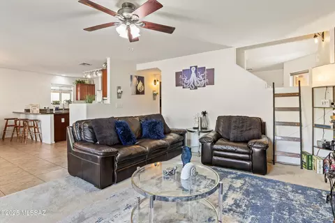 Living - 8002 Nautilus Dr, Tucson, AZ 85756 photo 3 of 5