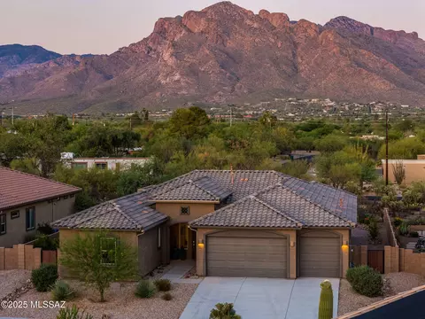 8676 N Zenyatta Dr, Tucson, AZ 85742