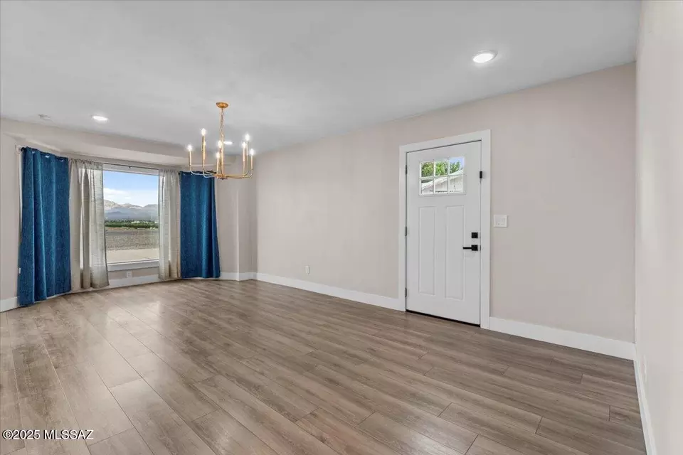 Living - 417 E Lonestar Rd, Safford, AZ 85546 photo 2 of 4