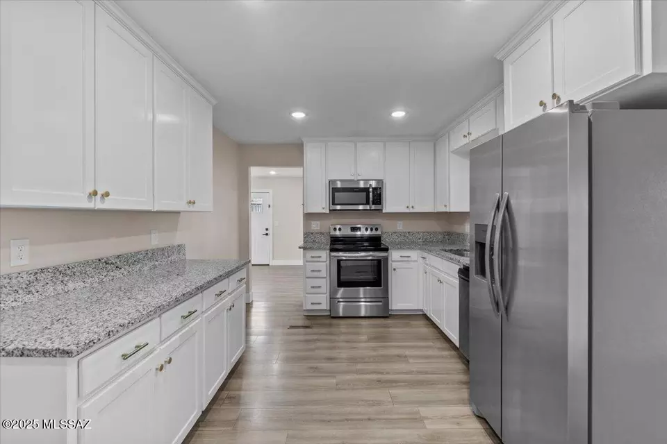 Kitchen - 417 E Lonestar Rd, Safford, AZ 85546 photo 1 of 2
