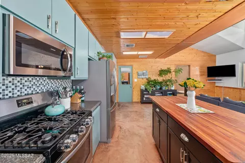 Kitchen - 5442 E 7th St, Tucson, AZ 85711 photo 6 of 6