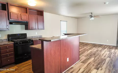 623 E Didianne Dr, Benson, AZ 85602 photo 3
