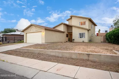 9362 N Hampshire Dr, Tucson, AZ 85742