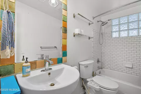Bath - 4780 E 3rd St, Tucson, AZ 85711 photo 1 of 1