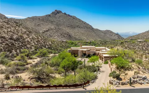 3979 W Cayton Mountain Dr, Marana, AZ 85658
