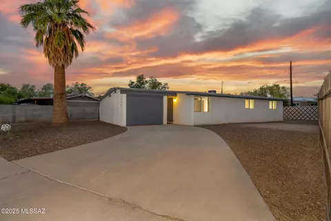 1522 W Mohave Rd, Tucson, AZ 85705