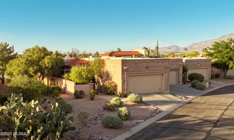 233 E Crooked Stick Dr, Oro Valley, AZ 85737