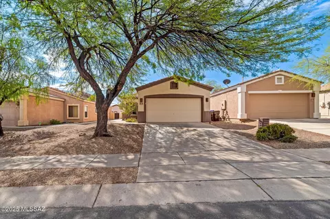 288 E Calle Puente Azul, Sahuarita, AZ 85629