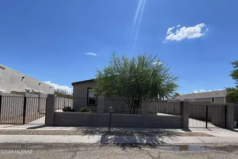 738 E Calle Bayona, Tucson, AZ 85706
