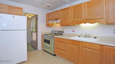 Kitchen - 5665 E 25th St, Tucson, AZ 85711 photo 1 of 4