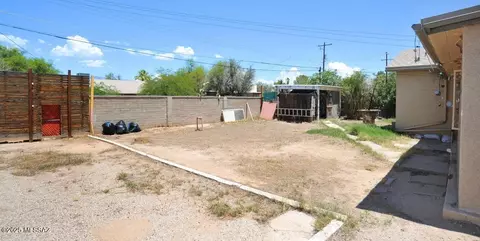 Exterior - 5665 E 25th St, Tucson, AZ 85711 photo 2 of 2
