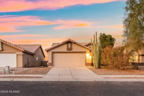 7620 W Running Bear Dr, Tucson, AZ 85743