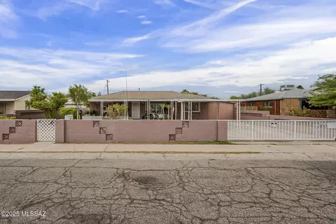 826 W Calle Evelina, Tucson, AZ 85706