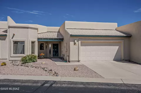 582 W Camino Del Bondadoso, Green Valley, AZ 85614