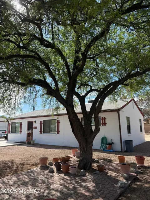3702 E Juarez St, Tucson, AZ 85713