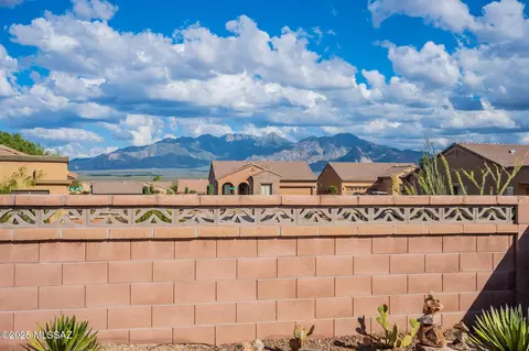 5799 S Lowry Canyon Pl, Green Valley, AZ 85622