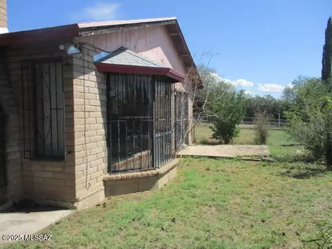 289 W First St # B, Nogales, AZ 85621