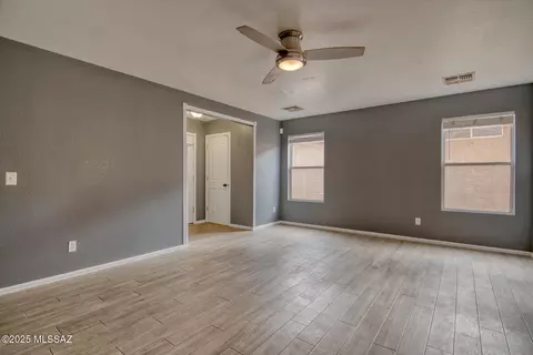 Living - 6202 E Stonechat Dr, Tucson, AZ 85756 photo 2 of 3