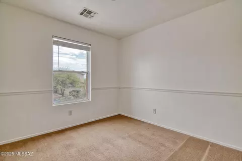 Bedroom - 6202 E Stonechat Dr, Tucson, AZ 85756 photo 4 of 9