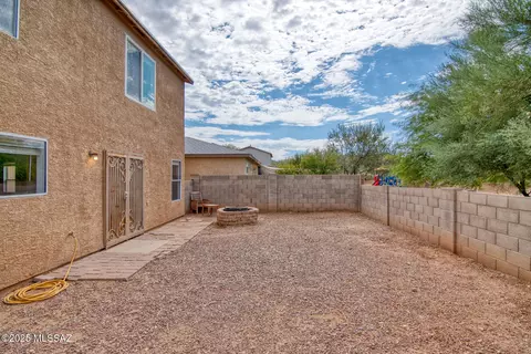 Exterior - 6202 E Stonechat Dr, Tucson, AZ 85756 photo 5 of 6