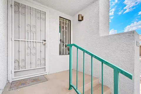 7937 E Colette Cir #120, Tucson, AZ 85710