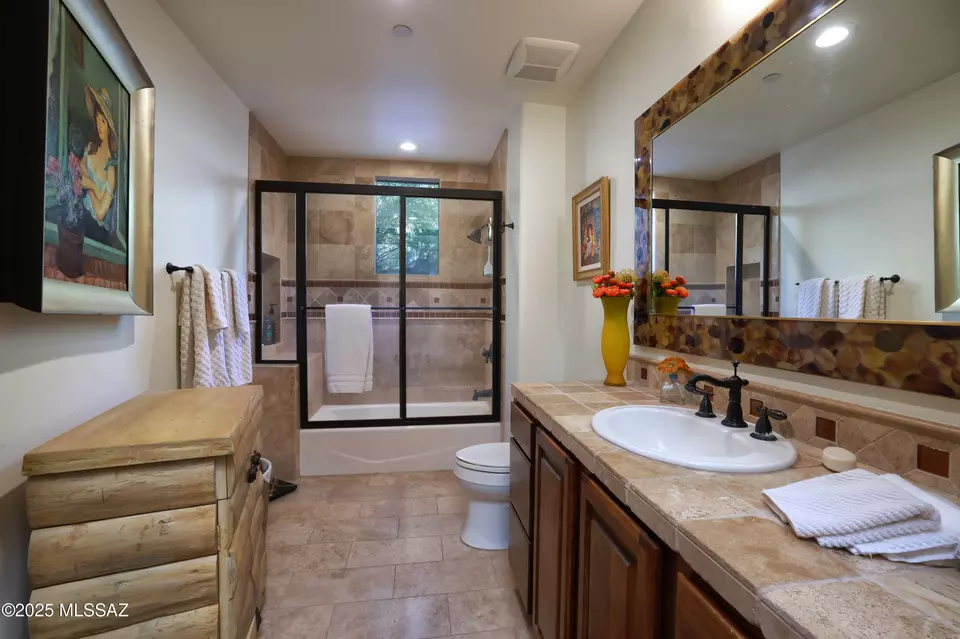Bath - 13971 N Jims Deadend Pl, Marana, AZ 85658 photo 3 of 5