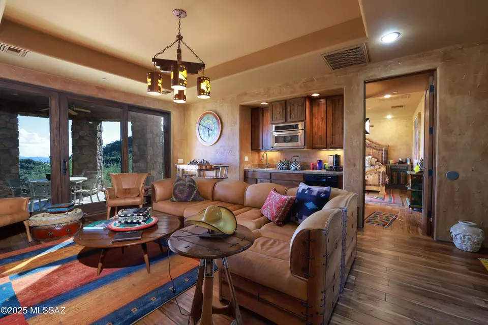 Living - 13971 N Jims Deadend Pl, Marana, AZ 85658 photo 4 of 5