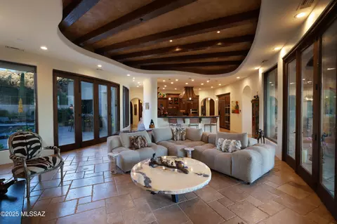 Living - 13971 N Jims Deadend Pl, Marana, AZ 85658 photo 1 of 5