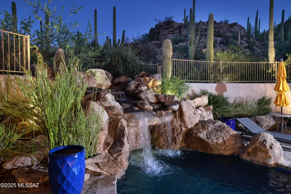 Exterior - 13971 N Jims Deadend Pl, Marana, AZ 85658 photo 7 of 8