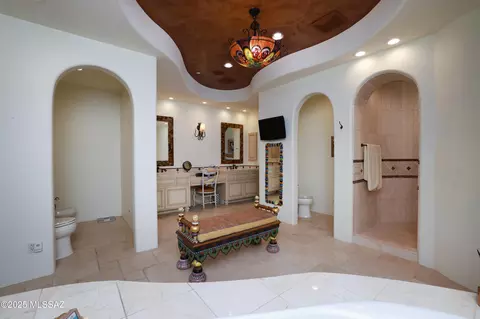 Bath - 13971 N Jims Deadend Pl, Marana, AZ 85658 photo 1 of 5